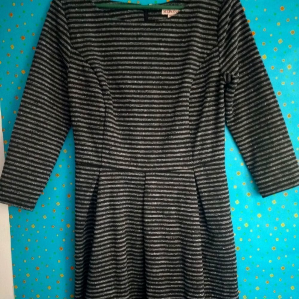 Merona 3/4 sleeve textured dress Size M Black striped Mid-thigh length